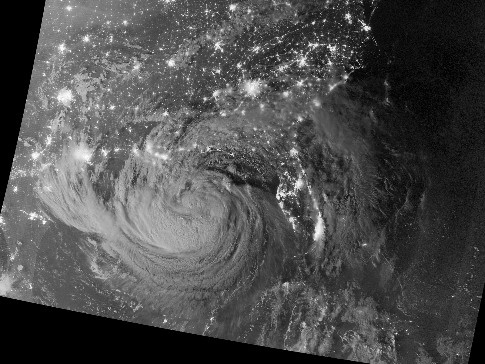 NASA Captures Amazing View of Tropical Storm Isaac at Night (Photos)